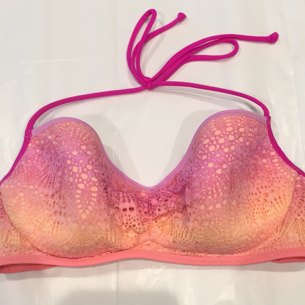 ❤️Victoria’s Secret Halter Getaway Bikini Top 32D